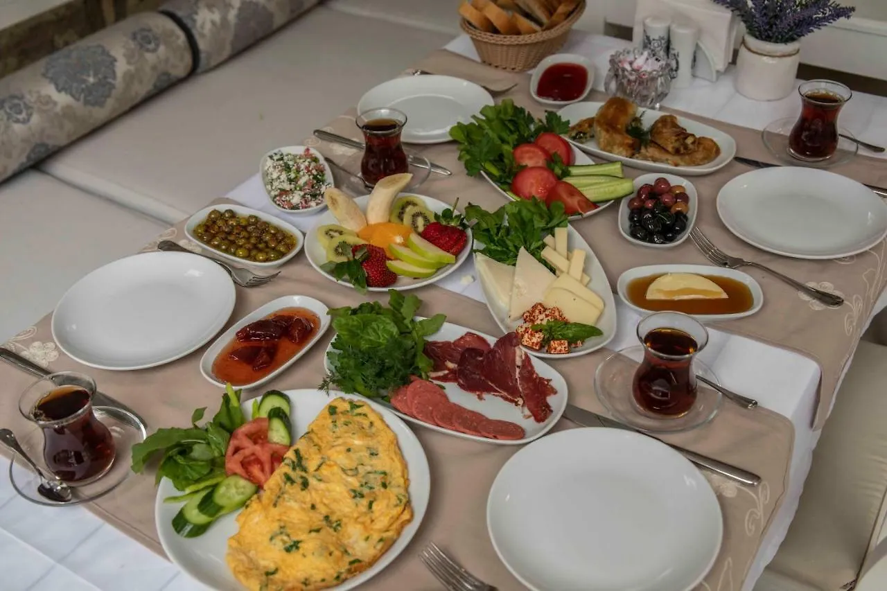 Hazz Oda Çeşme 0*,